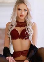Russian escort Raya from London