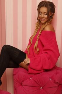 Agnezka escort available in London