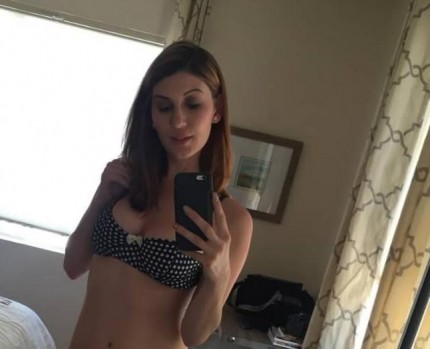 Giannie escort available in Paris