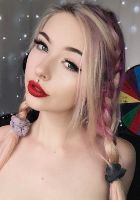 Lexi-elena`s brunette hair and sexy face will turn you on