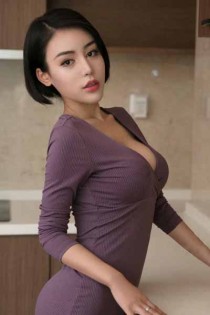 Escort Lilianna with black hair