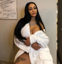 French escort REINE