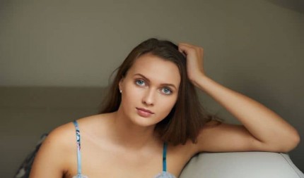 Escort OLGA with brown hair