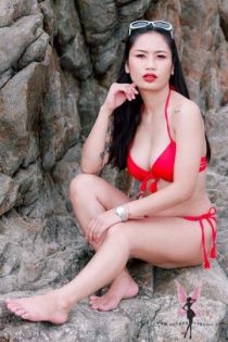 Four 26 years old girl