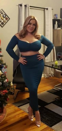 Elize 24 years old girl