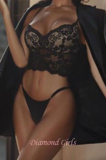 Aurora escort available in London