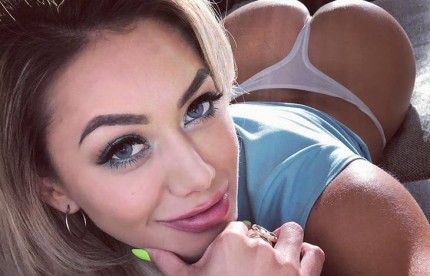 Russian escort ARIANA