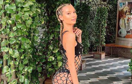 Russian escort YELENA