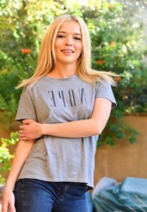 AMINA 18 years old girl