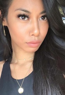 Escort HELENA with black hair