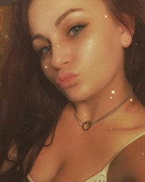 Escort Mercadies with brunette hair