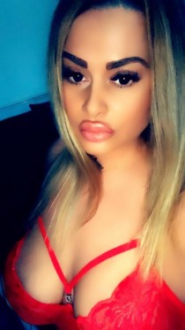 European escort Zina