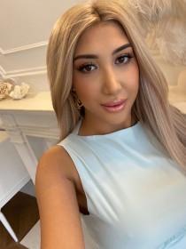 Davina escort available in London