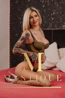 Natalia B bust size Natural