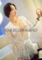 Korean escort Flora from London