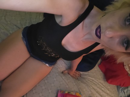 Nance 28 years old girl