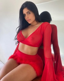 Escort Whatsap0046790083473 with black hair