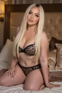Escort Irma 15794730263 with blonde hair