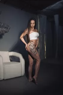 Escort Naomi 447733516399 with брюнетка hair