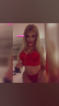 Alissa 20 years old girl