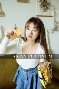 Japanese escort Yumi