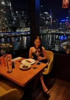 busty Lisa Linn escort