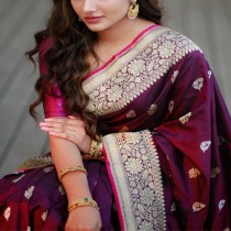 HASINA KAPOOR escort available in Bangalore