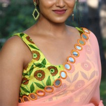 ROMA ROY escort available in Kolkata
