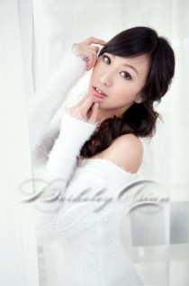 Chinese escort Tia
