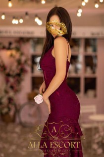 Escort VALERIA with black hair
