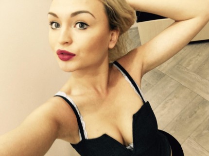 Emma B bust size Natural
