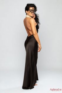 Escort Amal with Black hair