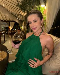 Nona escort available in London