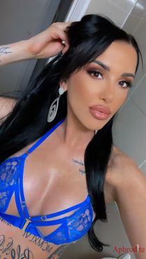 Lara escort available in London