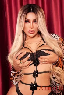 Juana escort available in London
