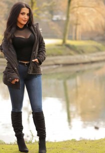 Escort malak with brown hair