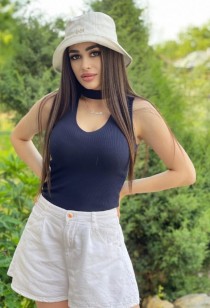 French escort Nada