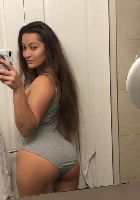 Aria strikingly beautiful companion - independent escort