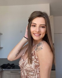 Avelaine escort available in Paris