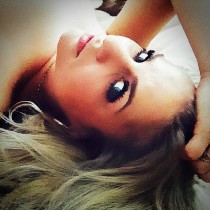 Escort Carolina with blonde hair