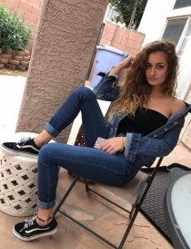melina escort available in Chambery