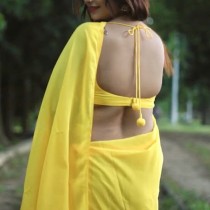 Escort SIMRAN PILLAI with black hair