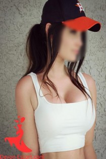 Escort Isabel with black hair