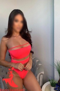 Escort Georgiana with black hair