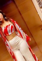 Lebanese asma curvy beauty