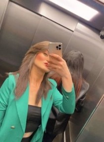 elmas escort available in Istanbul
