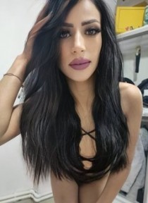 Escort sevil with brunette hair