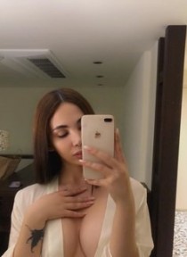 sezen E bust size Silicone