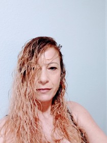 Escort Cassie with blonde hair