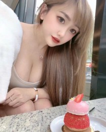 Singaporean escort Lis
